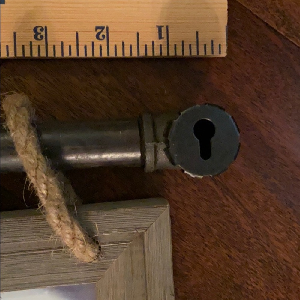 Picture frames. - Picture 2 of 2